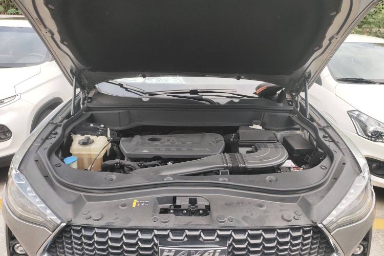 Used Haval F7 2019 2.0T Two-Wheel-Drive i-Van China VI Standard Engine Bay