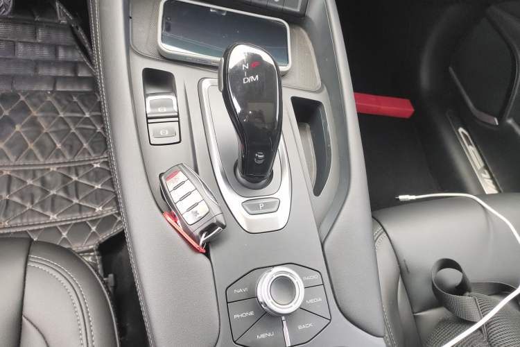 Used Haval F7 2019 2.0T Two-Wheel-Drive i-Van China VI Standard Gear Lever