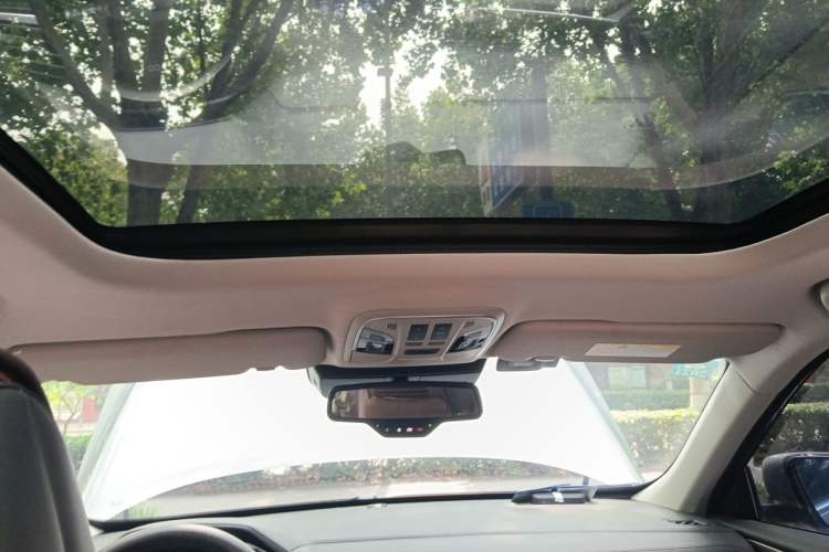 Used Haval F7 2019 2.0T Four-Wheel Drive iJoy China VI Standard Headliner