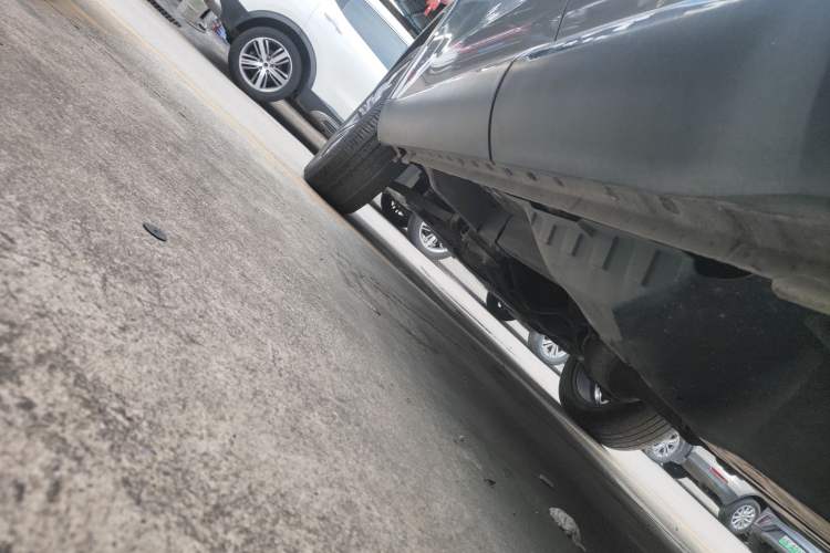 Used Haval F7 2019 2.0T Two-Wheel-Drive i-Van China VI Standard Left Side Sill