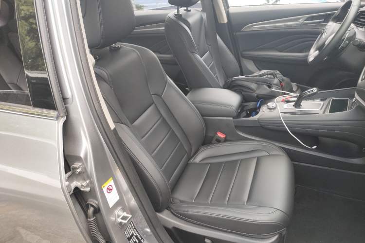 Used Haval F7 2019 2.0T Two-Wheel-Drive i-Van China VI Standard Right Front Seat