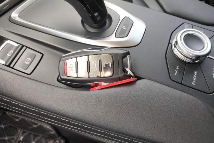 Used Haval F7 2019 2.0T Two-Wheel-Drive i-Van China VI Standard Vehicle Key