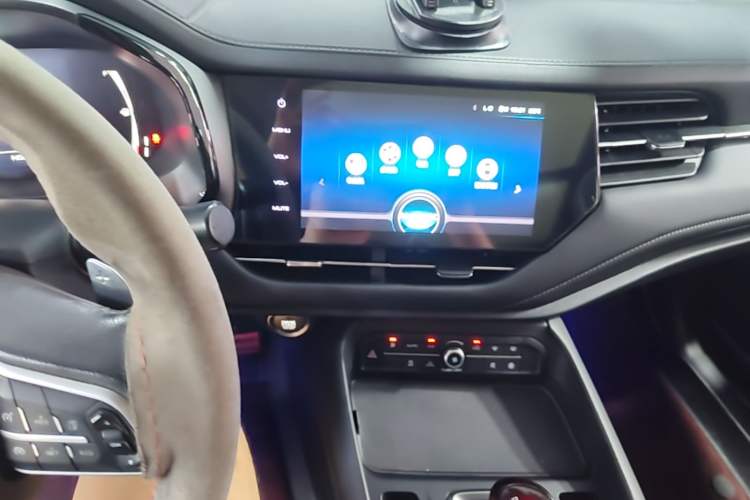Used Haval F7 2019 1.5T Two-Wheel Drive i-Type China V Standard Audio And AC Panel