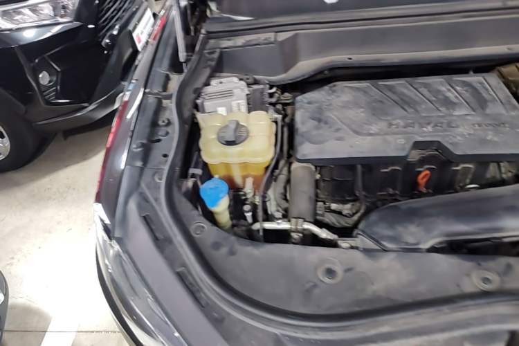 Used Haval F7 2019 1.5T Two-Wheel Drive i-Type China V Standard Engine Bay Right