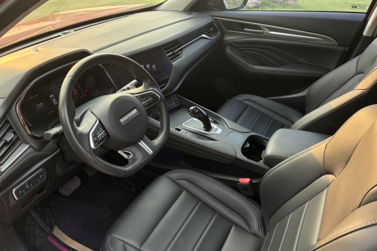 Used Haval F7 2019 1.5T Two-Wheel Drive i-Type China V Standard Interior 4