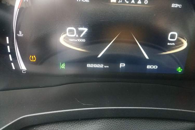 Used Haval F7 2019 1.5T Two-Wheel Drive i-Trend China V Emission Standard Odometer Close Up