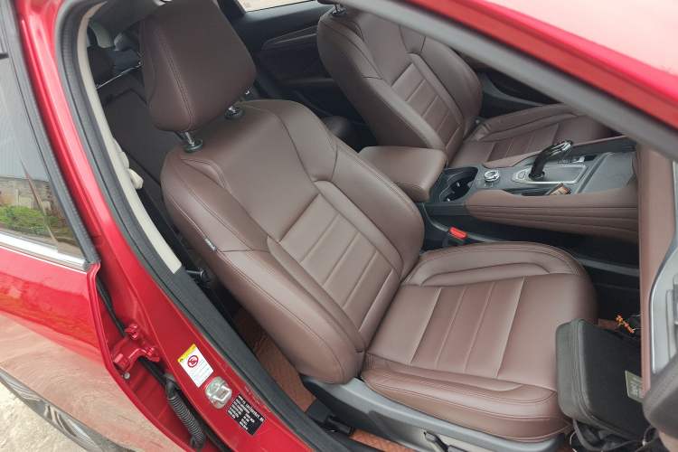 Used Haval F7 2019 2.0T Four-Wheel Drive iJoy China V Standard Right Front Seat