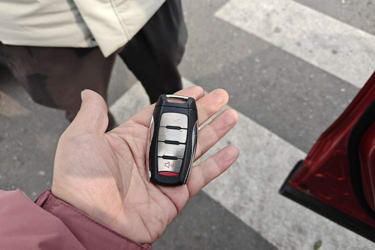 Used Haval F7 2019 1.5T Two-Wheel-Drive i-Type China VI Standard Vehicle Key