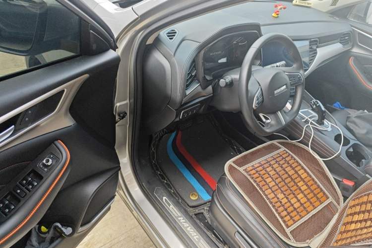 Used Haval F7 2019 1.5T Two-Wheel Drive i-Trend China VI Standard Driver Seat