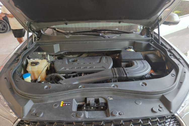 Used Haval F7 2019 2.0T Two-Wheel-Drive i-Van China VI Standard Engine Bay