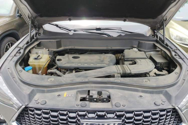 Used Haval F7 2019 2.0T Four-Wheel Drive iJoy China V Standard Engine Bay