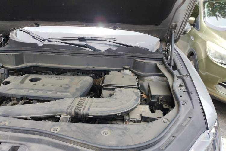 Used Haval F7 2019 2.0T Four-Wheel Drive iJoy China V Standard Engine Bay Left