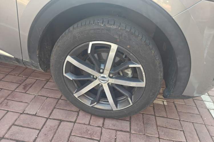 Used Haval F7 2019 1.5T Two-Wheel Drive i-Trend China V Emission Standard Right Front Wheel Hub