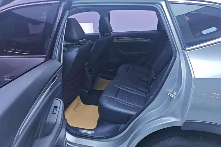 Used Haval F7 2019 2.0T Two-Wheel-Drive i-Van China VI Standard Right Rear Seat
