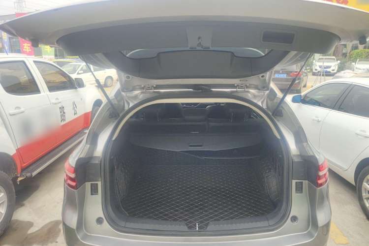 Used Haval F7 2019 2.0T Four-Wheel Drive iJoy China VI Standard Trunk