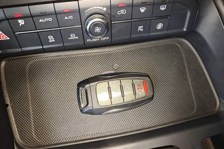 Used Haval F7 2019 2.0T Two-Wheel-Drive i-Van China VI Standard Vehicle Key