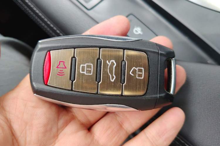 Used Haval F7 2019 2.0T Four-Wheel Drive iJoy China V Standard Vehicle Key