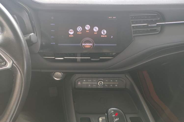 Used Haval F7 2019 2.0T Four-Wheel Drive iJoy China V Standard Audio And AC Panel