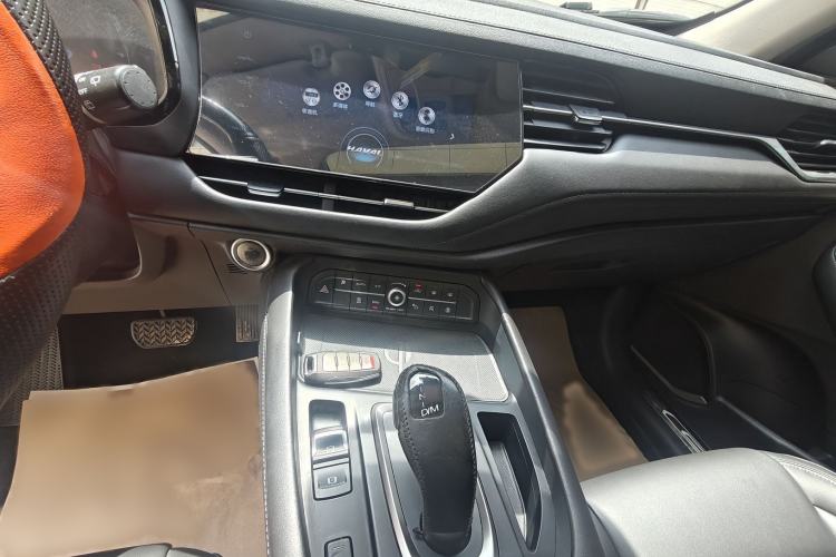 Used Haval F7 2019 2.0T Four-Wheel Drive iJoy China V Standard Audio And AC Panel
