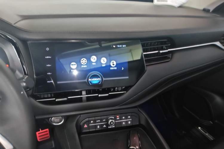 Used Haval F7 2019 2.0T Two-Wheel-Drive i-Van China VI Standard Audio And AC Panel