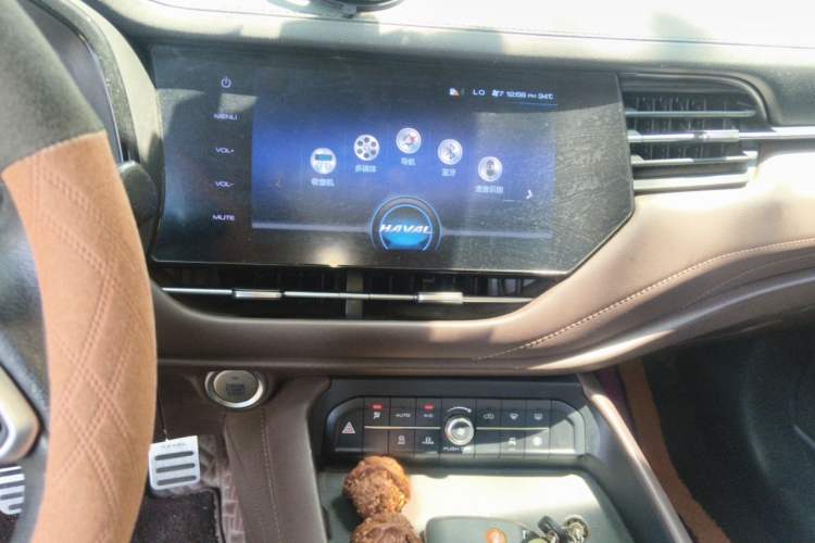 Used Haval F7 2019 2.0T Two-Wheel Drive i-Van China V standard Audio And AC Panel