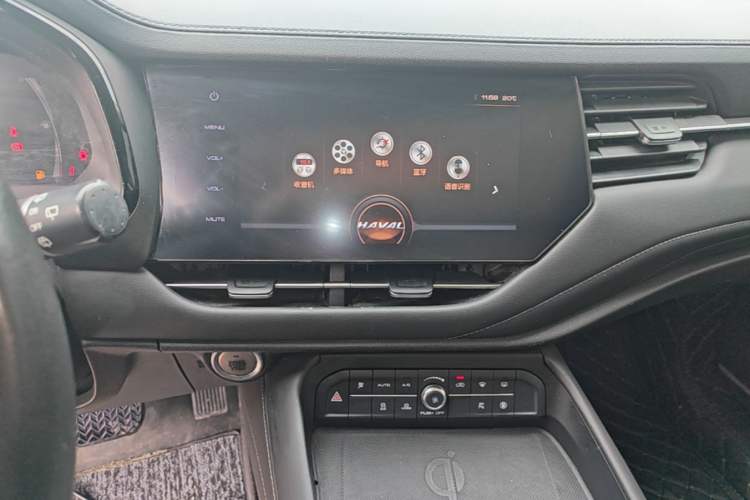 Used Haval F7 2019 2.0T Two-Wheel Drive i-Van China V standard Audio And AC Panel