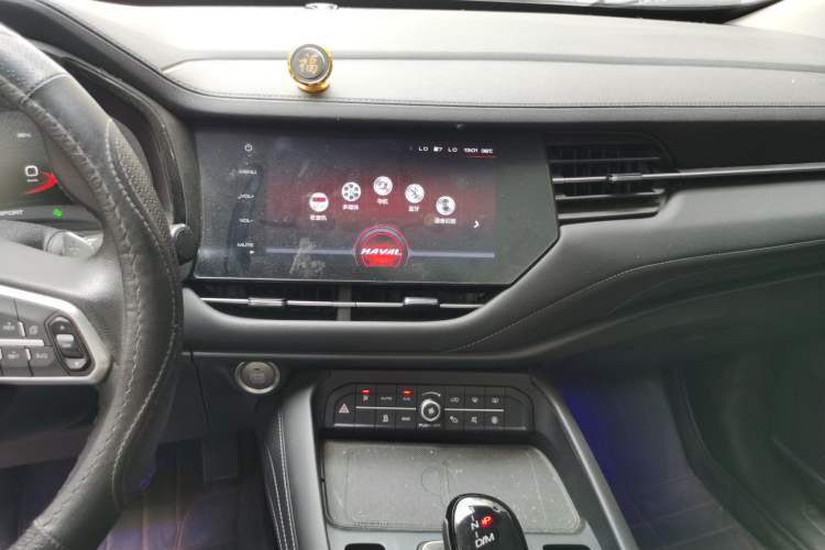 Used Haval F7 2019 2.0T Four-Wheel Drive iJoy China VI Standard Audio And AC Panel