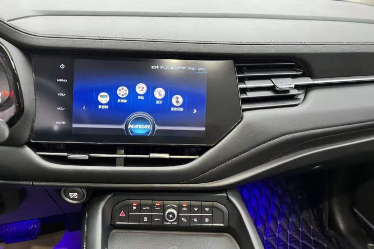 Used Haval F7 2019 2.0T Four-Wheel Drive iJoy China VI Standard Audio And AC Panel