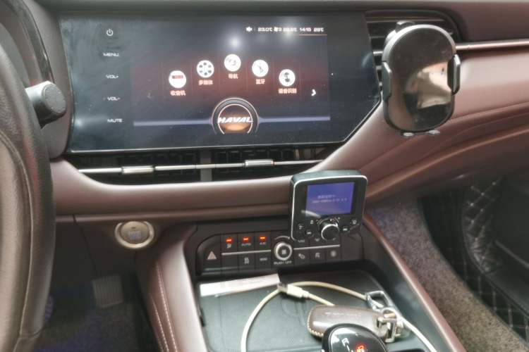 Used Haval F7 2019 2.0T Four-Wheel Drive iJoy China V Standard Audio And AC Panel
