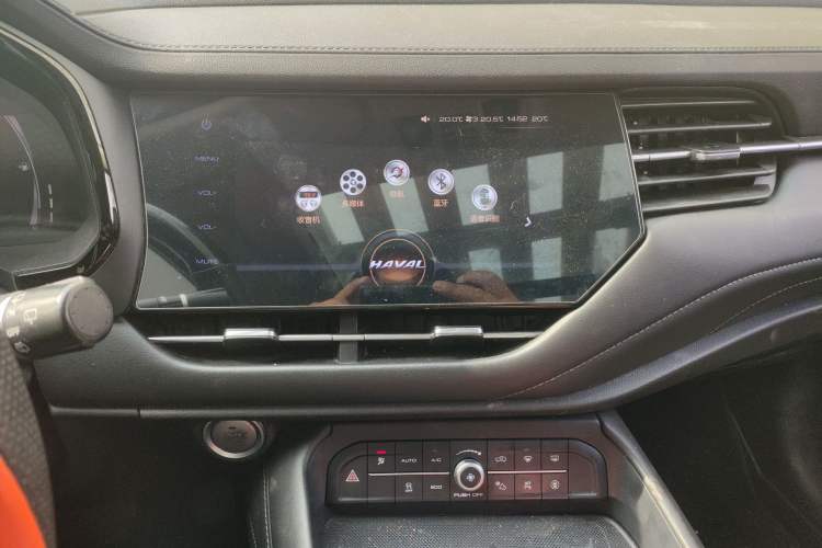 Used Haval F7 2019 2.0T Four-Wheel Drive iJoy China V Standard Audio And AC Panel