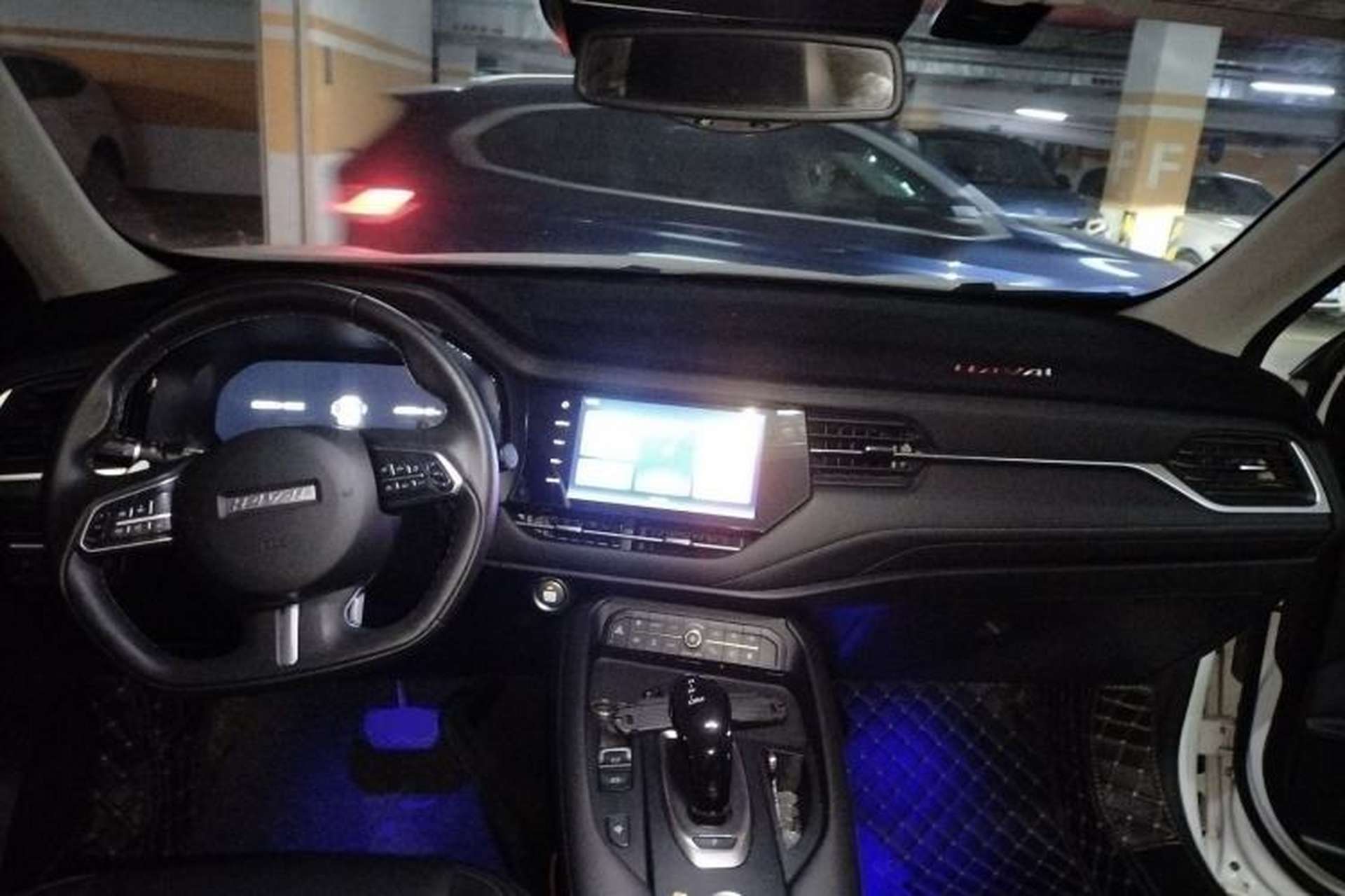 Used Haval F7 2019 2.0T Four-Wheel Drive iJoy China VI Standard Center Console