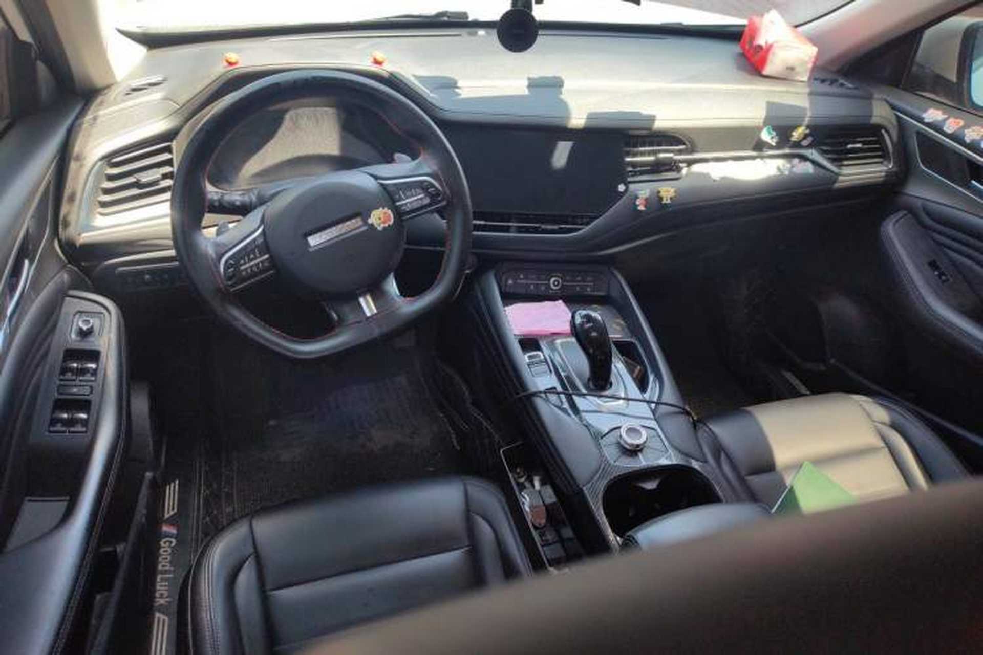 Used Haval F7 2019 2.0T Two-Wheel Drive i-Van China V standard Center Console