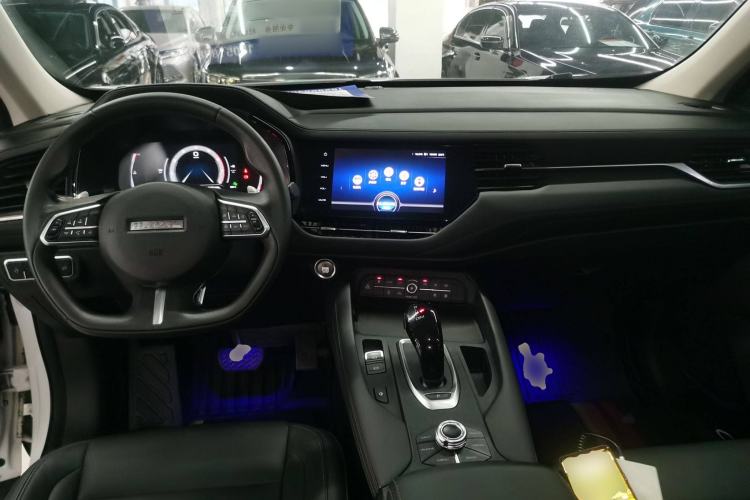 Used Haval F7 2019 2.0T Two-Wheel Drive i-Van China V standard Center Console