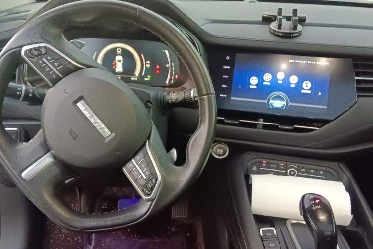 Used Haval F7 2019 2.0T Four-Wheel Drive iJoy China VI Standard Center Console