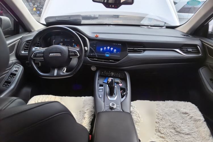 Used Haval F7 2019 2.0T Four-Wheel Drive iJoy China V Standard Center Console