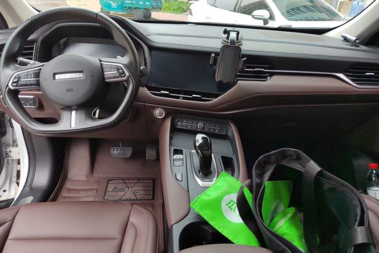 Used Haval F7 2019 2.0T Four-Wheel Drive iJoy China V Standard Center Console