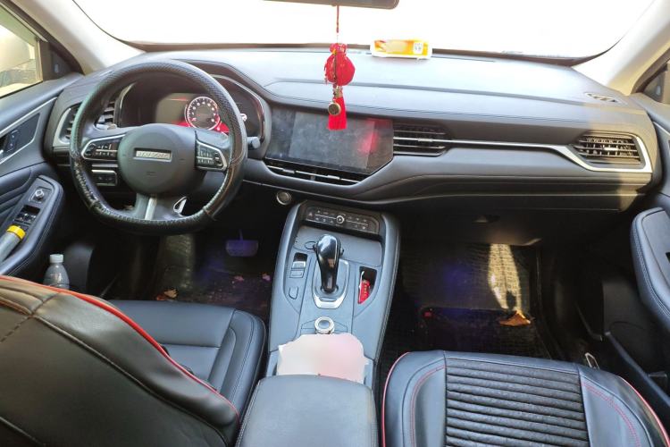 Used Haval F7 2019 1.5T Two-Wheel Drive i-Trend China VI Standard Center Console
