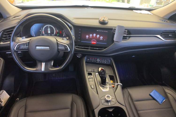 Used Haval F7 2019 2.0T Four-Wheel Drive iJoy China VI Standard Center Console