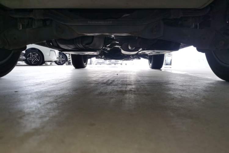 Used Haval F7 2019 2.0T Two-Wheel Drive i-Van China V standard Chassis Rear