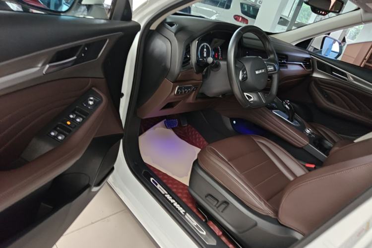 Used Haval F7 2019 2.0T Four-Wheel Drive iJoy China V Standard Driver Seat