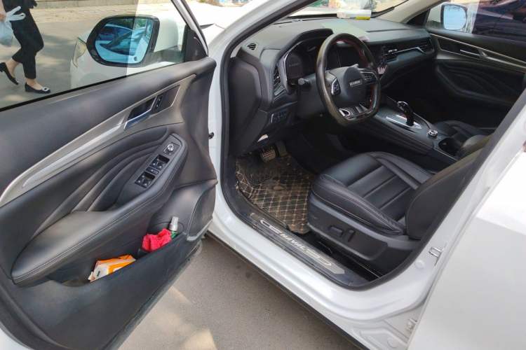 Used Haval F7 2019 2.0T Four-Wheel Drive iJoy China V Standard Driver Seat
