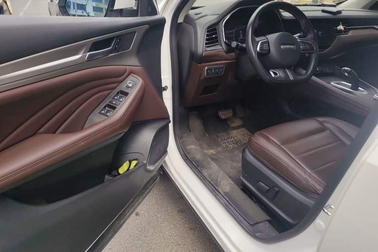 Used Haval F7 2019 1.5T Two-Wheel Drive i-Trend China V Emission Standard Driver Seat