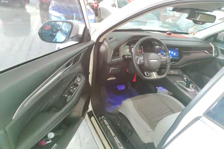Used Haval F7 2019 1.5T Two-Wheel Drive i-Trend China V Emission Standard Driver Seat