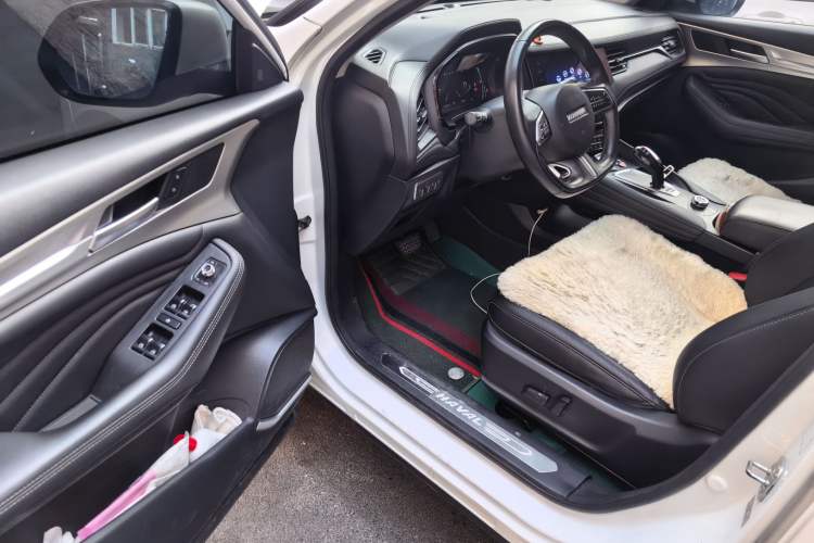 Used Haval F7 2019 2.0T Four-Wheel Drive iJoy China V Standard Driver Seat