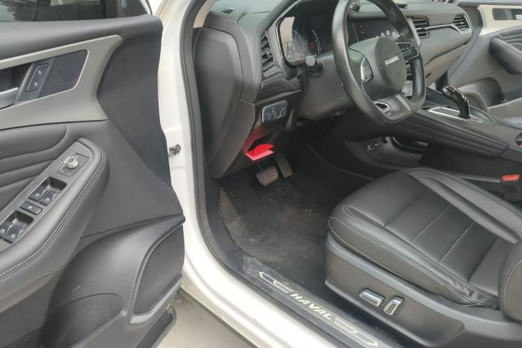 Used Haval F7 2019 2.0T Two-Wheel-Drive i-Van China VI Standard Driver Seat
