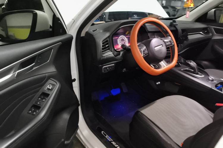 Used Haval F7 2019 2.0T Four-Wheel Drive iJoy China VI Standard Driver Seat