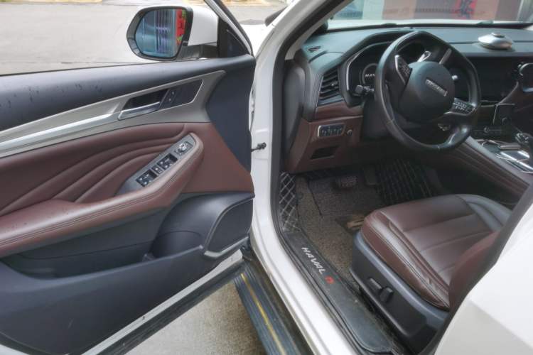 Used Haval F7 2019 2.0T Four-Wheel Drive iJoy China V Standard Driver Seat