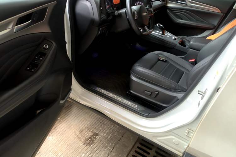 Used Haval F7 2019 1.5T Two-Wheel Drive i-Trend China V Emission Standard Driver Seat