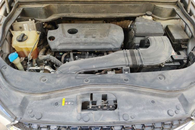 Used Haval F7 2019 2.0T Four-Wheel Drive iJoy China V Standard Engine Bay