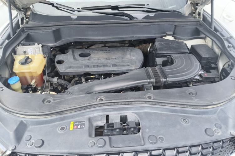 Used Haval F7 2019 2.0T Two-Wheel Drive i-Van China V standard Engine Bay